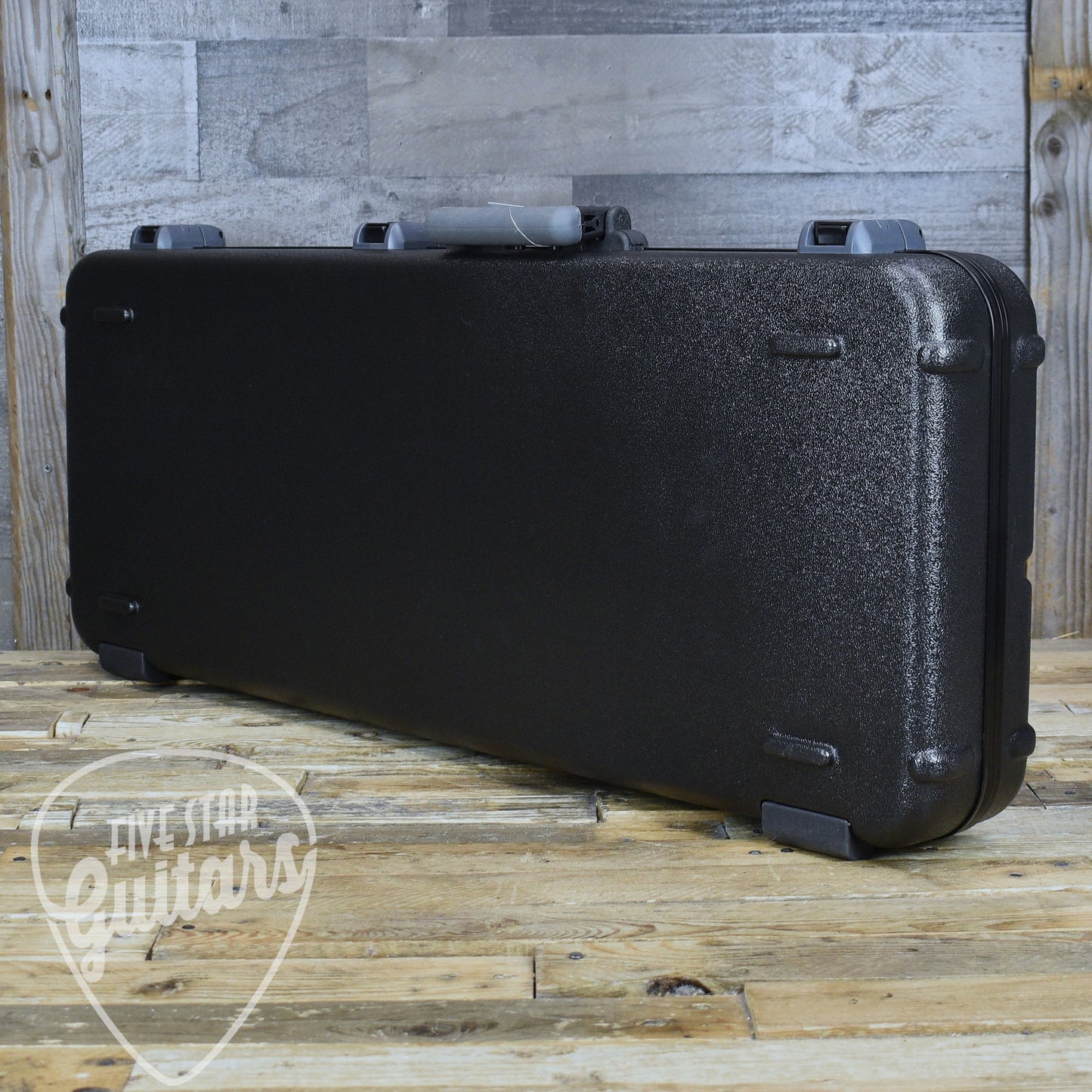 Pre-Owned Fender Deluxe Molded TSA Case