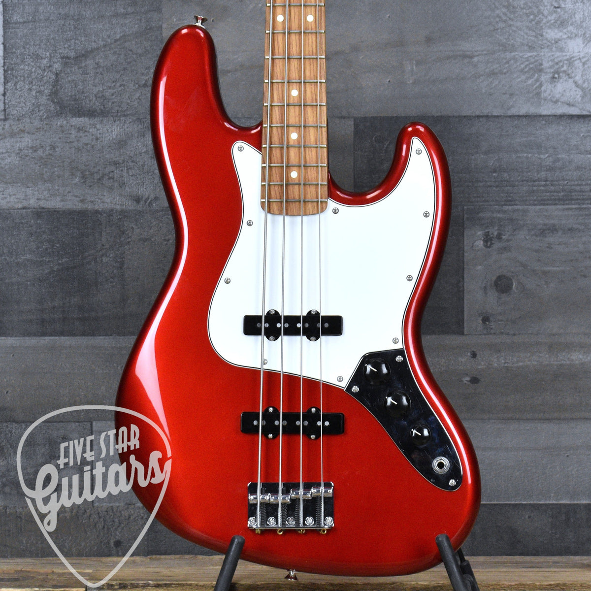 Pre-Owned Fender Player Jazz Bass - Candy Apple Red with Gigbag