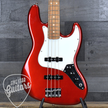 Pre-Owned Fender Player Jazz Bass - Candy Apple Red with Gigbag