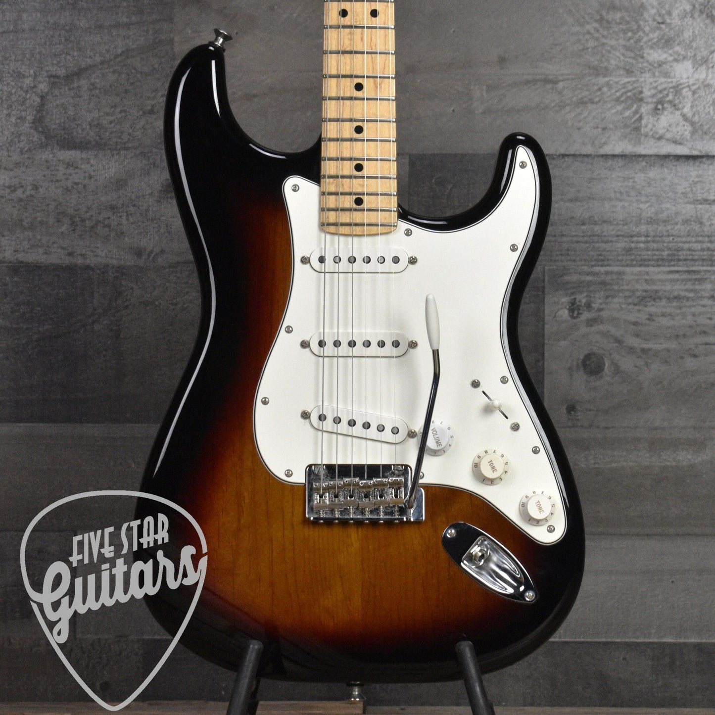Pre-Owned Fender Player Stratocaster - 3 Tone Sunburst