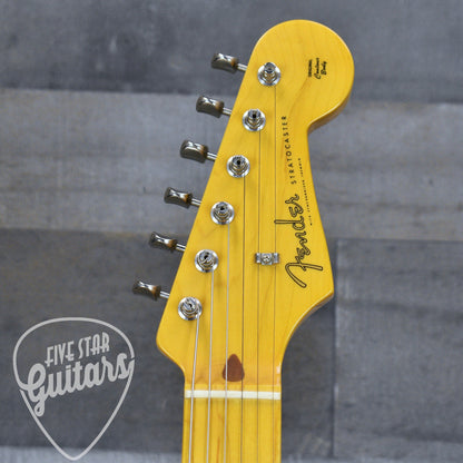 Pre-Owned Fender Stratocaster '58 Reissue - 3 Color Sunburst with Gigbag