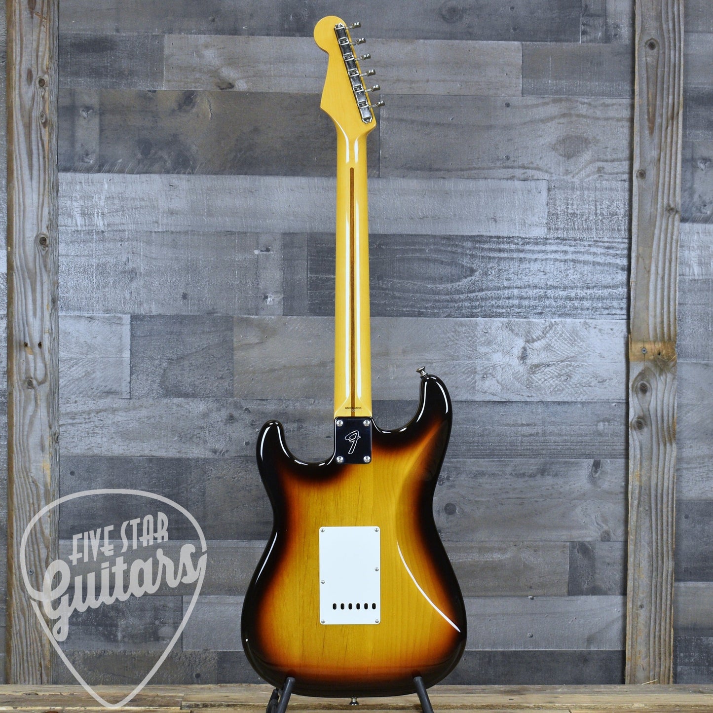 Pre-Owned Fender Stratocaster '58 Reissue - 3 Color Sunburst with Gigbag