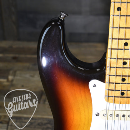 Pre-Owned Fender Stratocaster '58 Reissue - 3 Color Sunburst with Gigbag