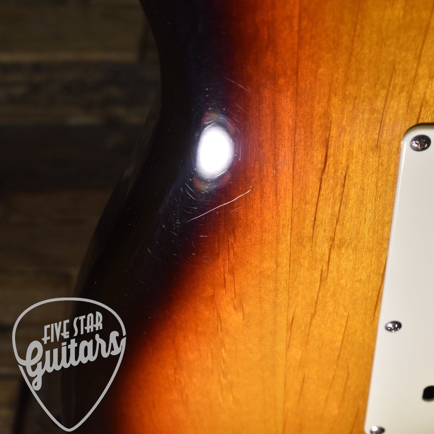 Pre-Owned Fender Stratocaster '58 Reissue - 3 Color Sunburst with Gigbag