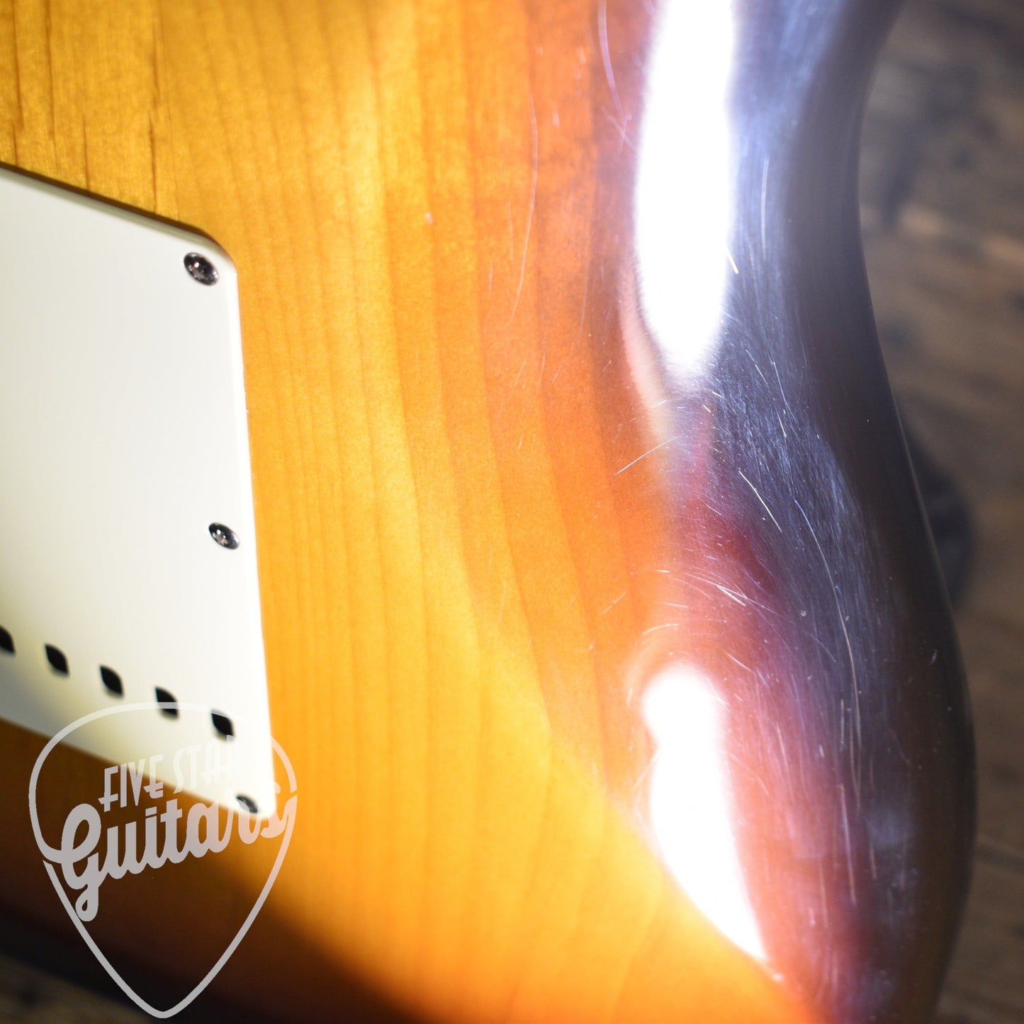 Pre-Owned Fender Stratocaster '58 Reissue - 3 Color Sunburst with Gigbag