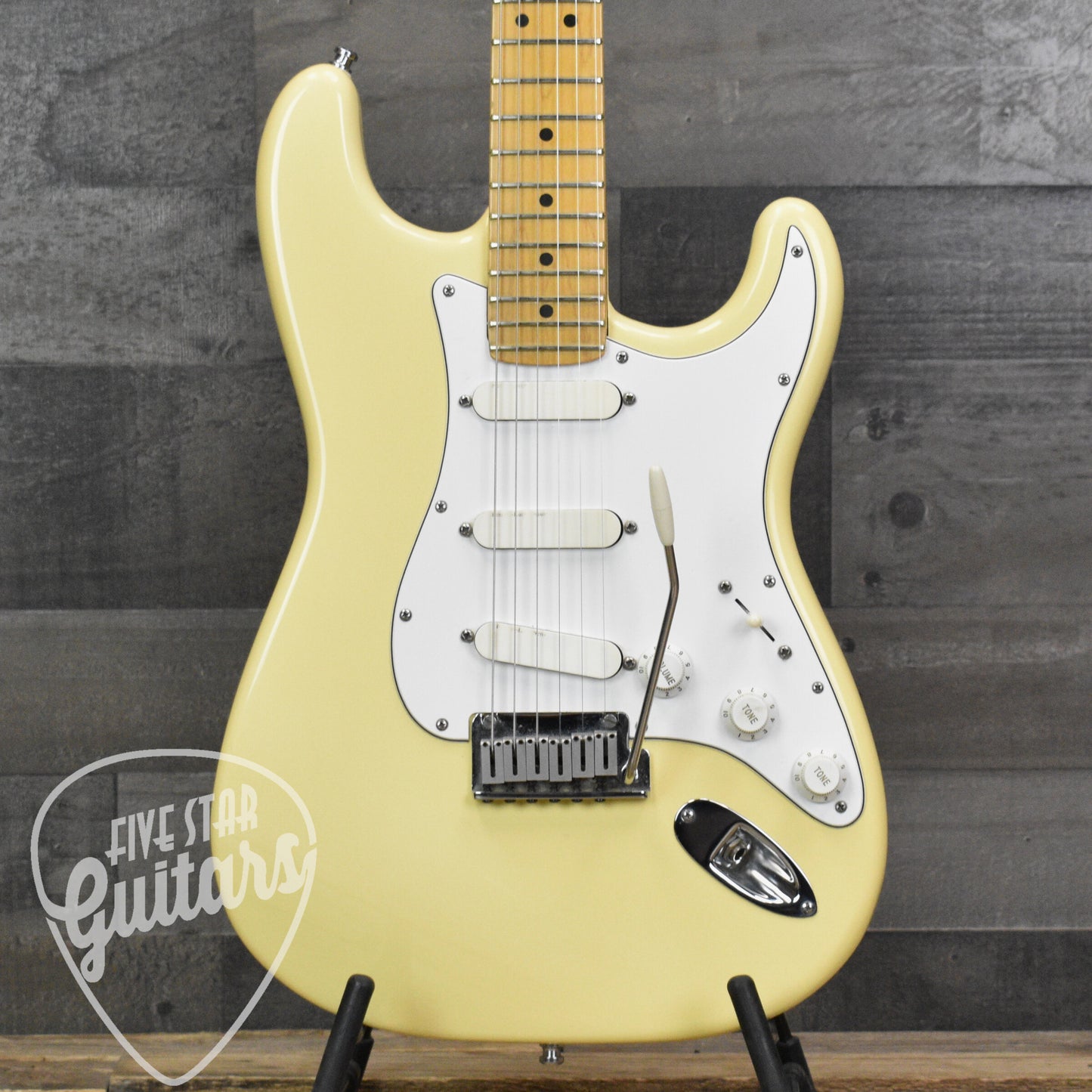 Pre-Owned Fender Stratocaster Plus - Olympic White with Hardshell Case