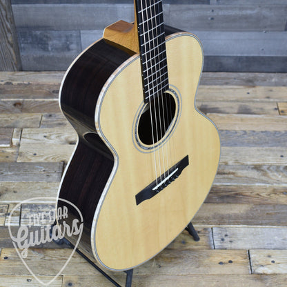 Pre-Owned Froggy Bottom Model M Acoustic Guitar with Hard Shell Case