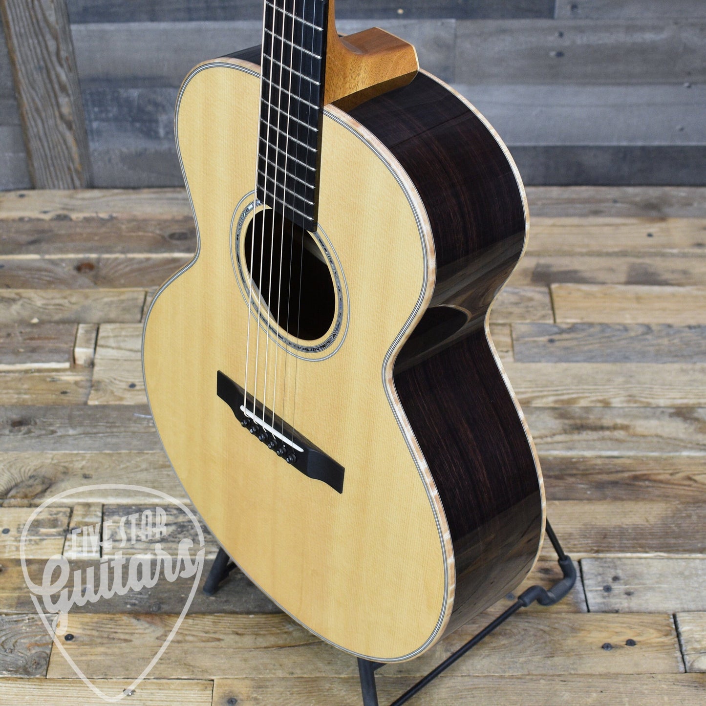 Pre-Owned Froggy Bottom Model M Acoustic Guitar with Hard Shell Case