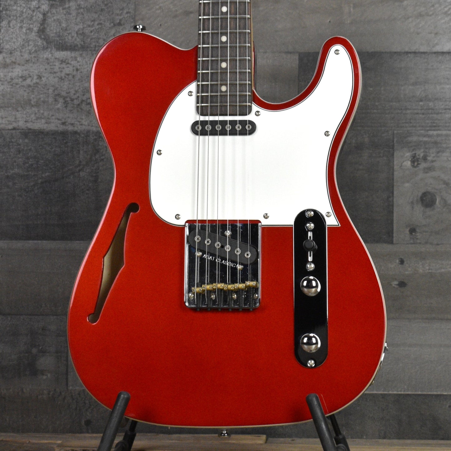 Pre-Owned G&L Tribute Series Limited Edition ASAT Classic Bluesboy Semi-hollow - Candy Apple Red with Hard Shell Case