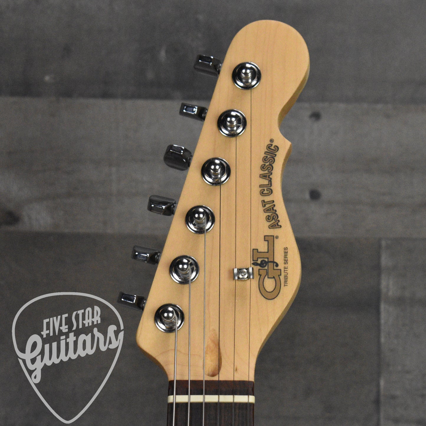 Pre-Owned G&L Tribute Series Limited Edition ASAT Classic Bluesboy Semi-hollow - Candy Apple Red with Hard Shell Case