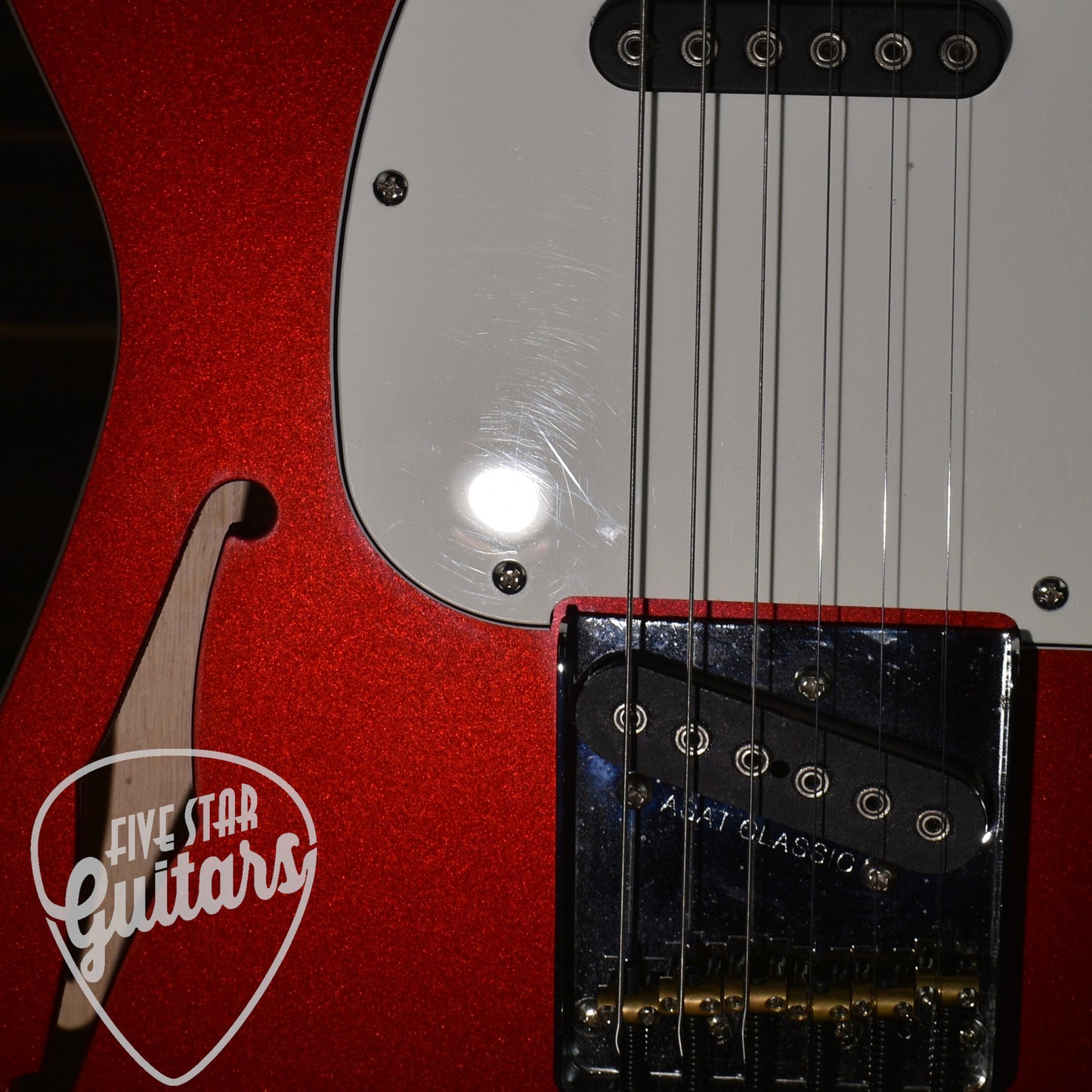 Pre-Owned G&L Tribute Series Limited Edition ASAT Classic Bluesboy Semi-hollow - Candy Apple Red with Hard Shell Case