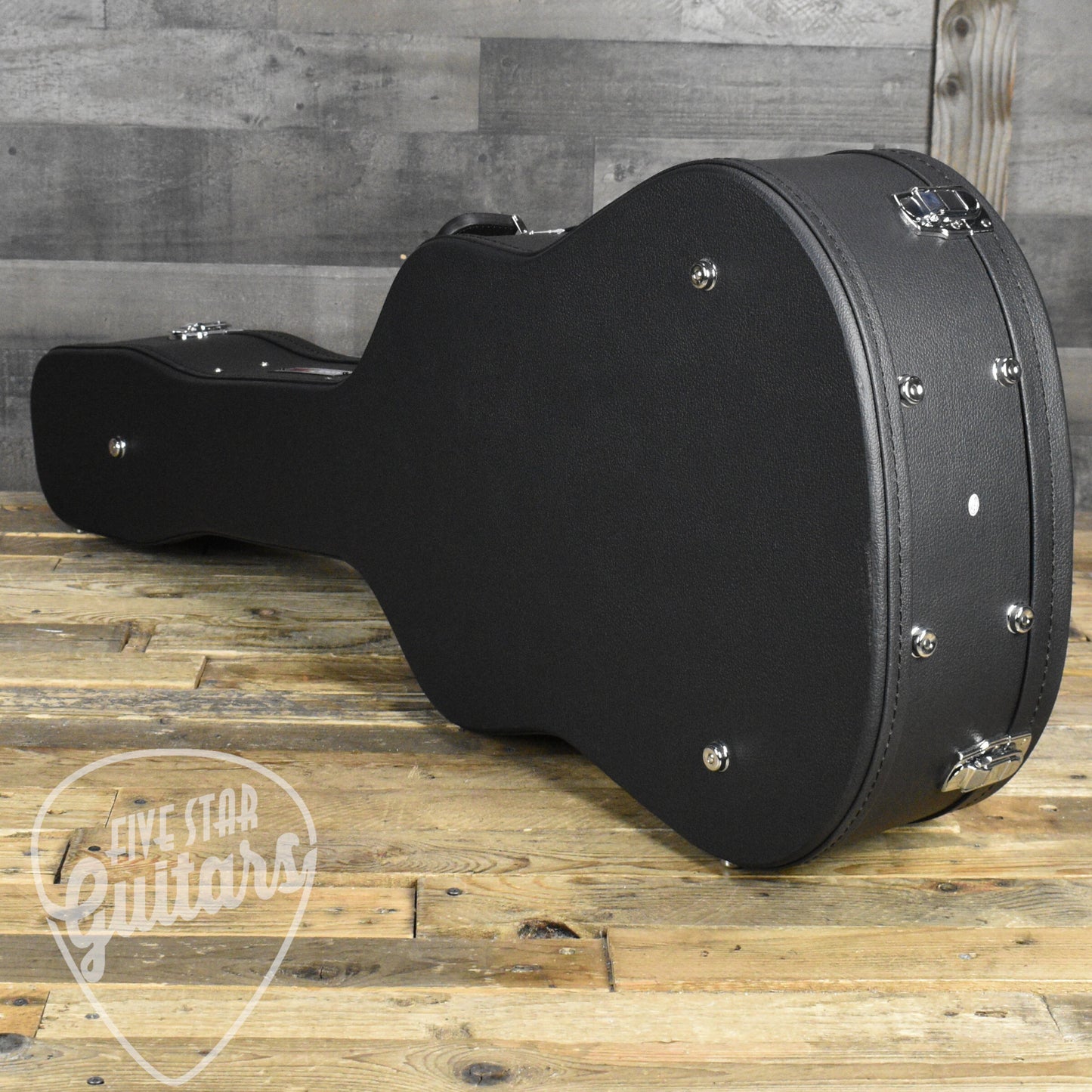 Pre-Owned Gator Dreadnought Guitar Deluxe Wood Case