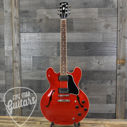 Pre-Owned Gibson Custom ES-335 - Cherry with Hard Shell Case