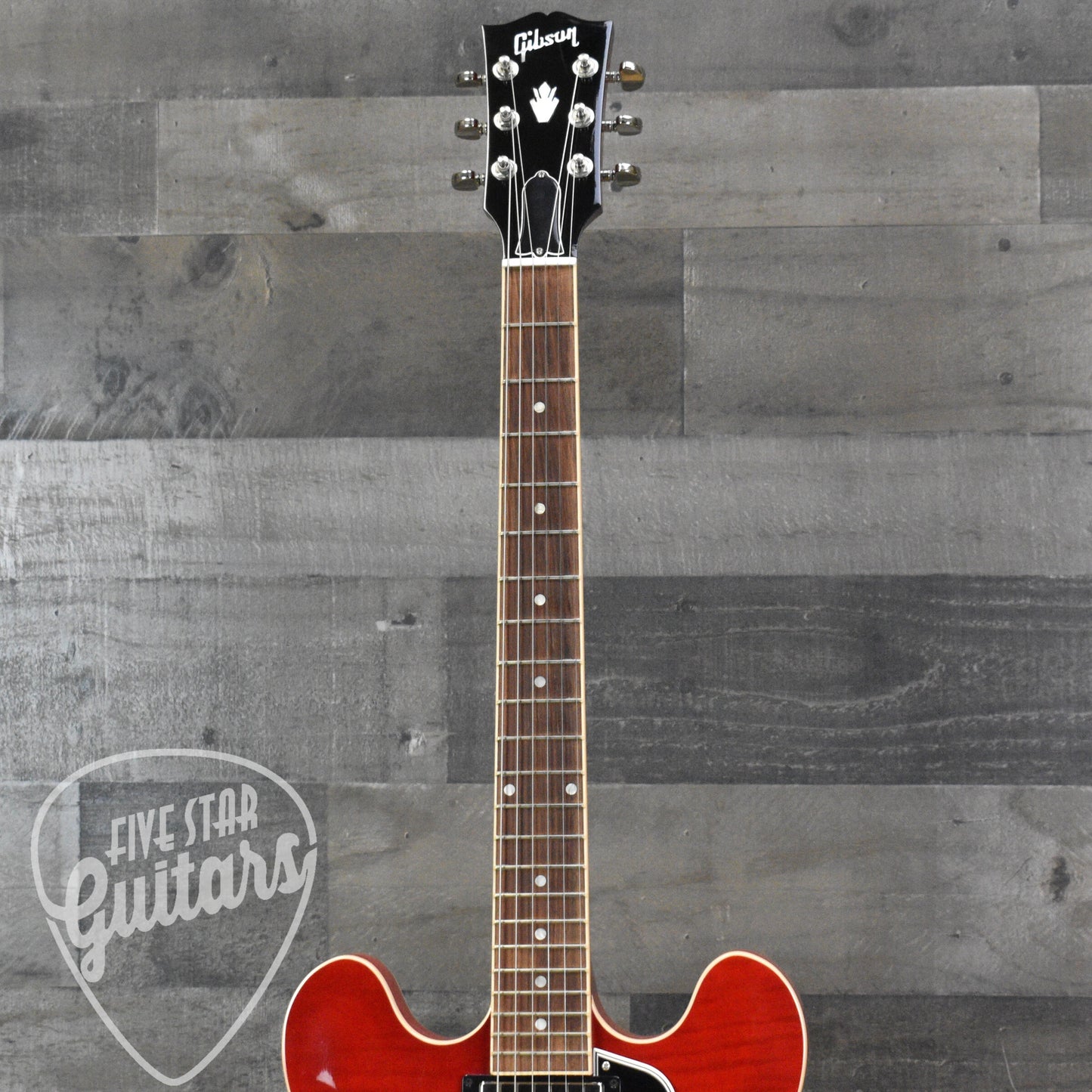 Pre-Owned Gibson Custom ES-335 - Cherry with Hard Shell Case