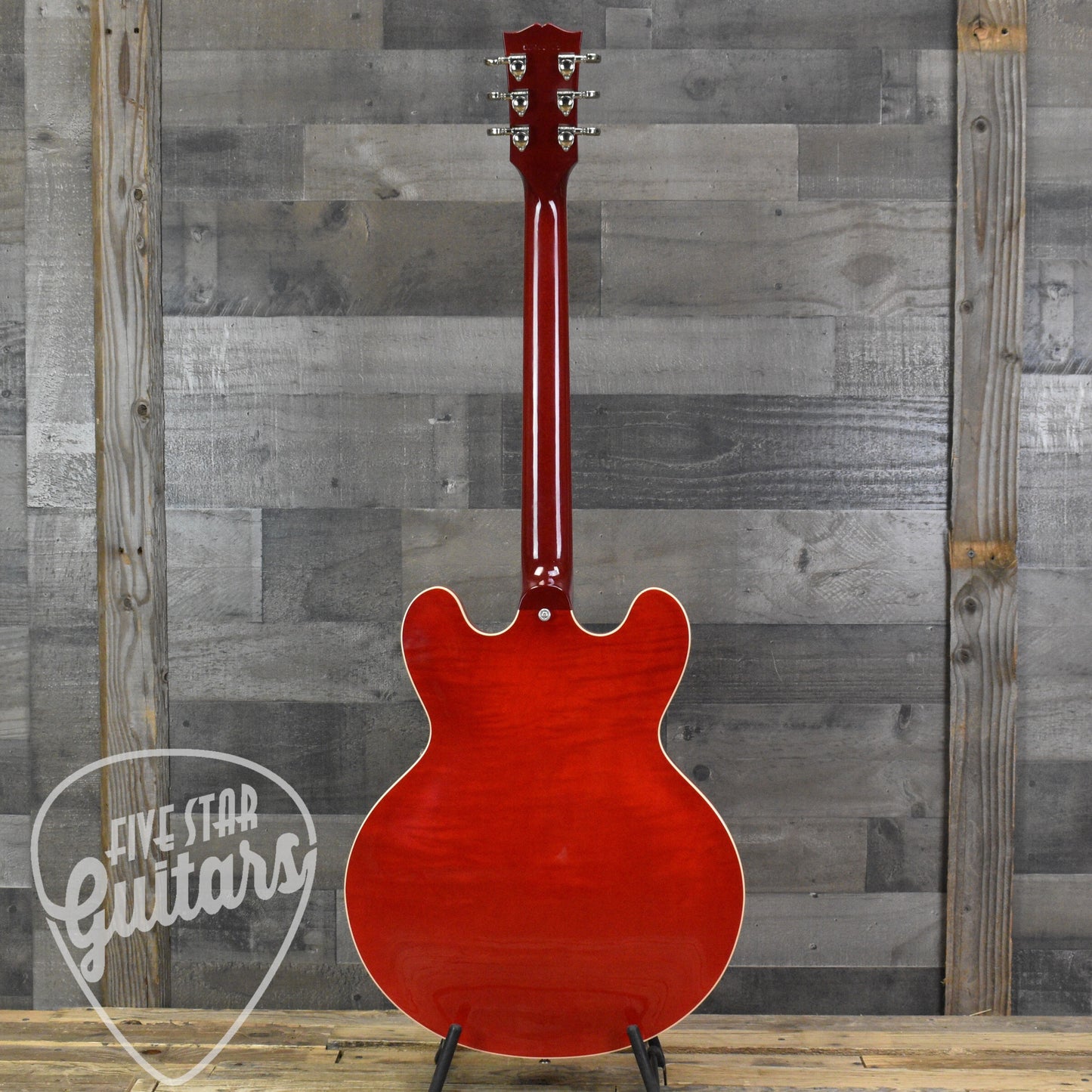 Pre-Owned Gibson Custom ES-335 - Cherry with Hard Shell Case