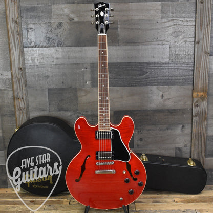Pre-Owned Gibson Custom ES-335 - Cherry with Hard Shell Case