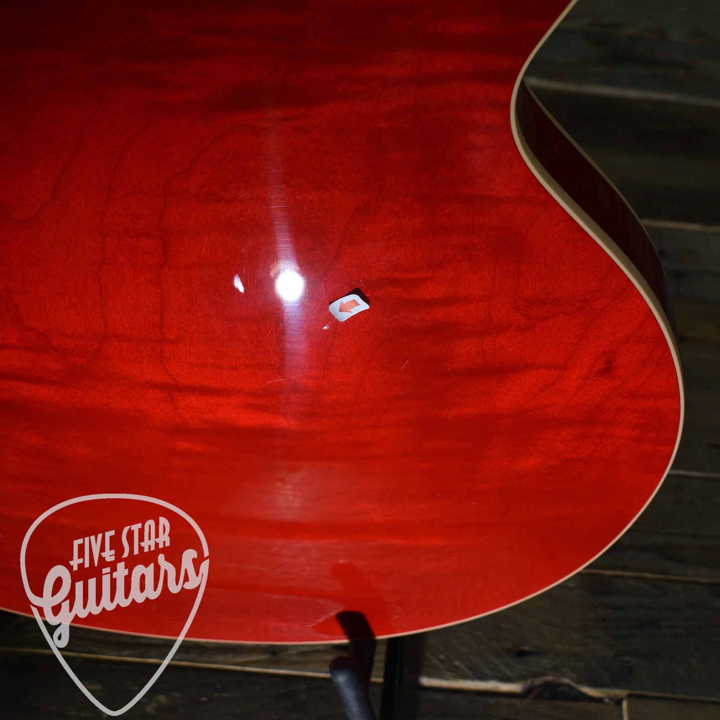 Pre-Owned Gibson Custom ES-335 - Cherry with Hard Shell Case