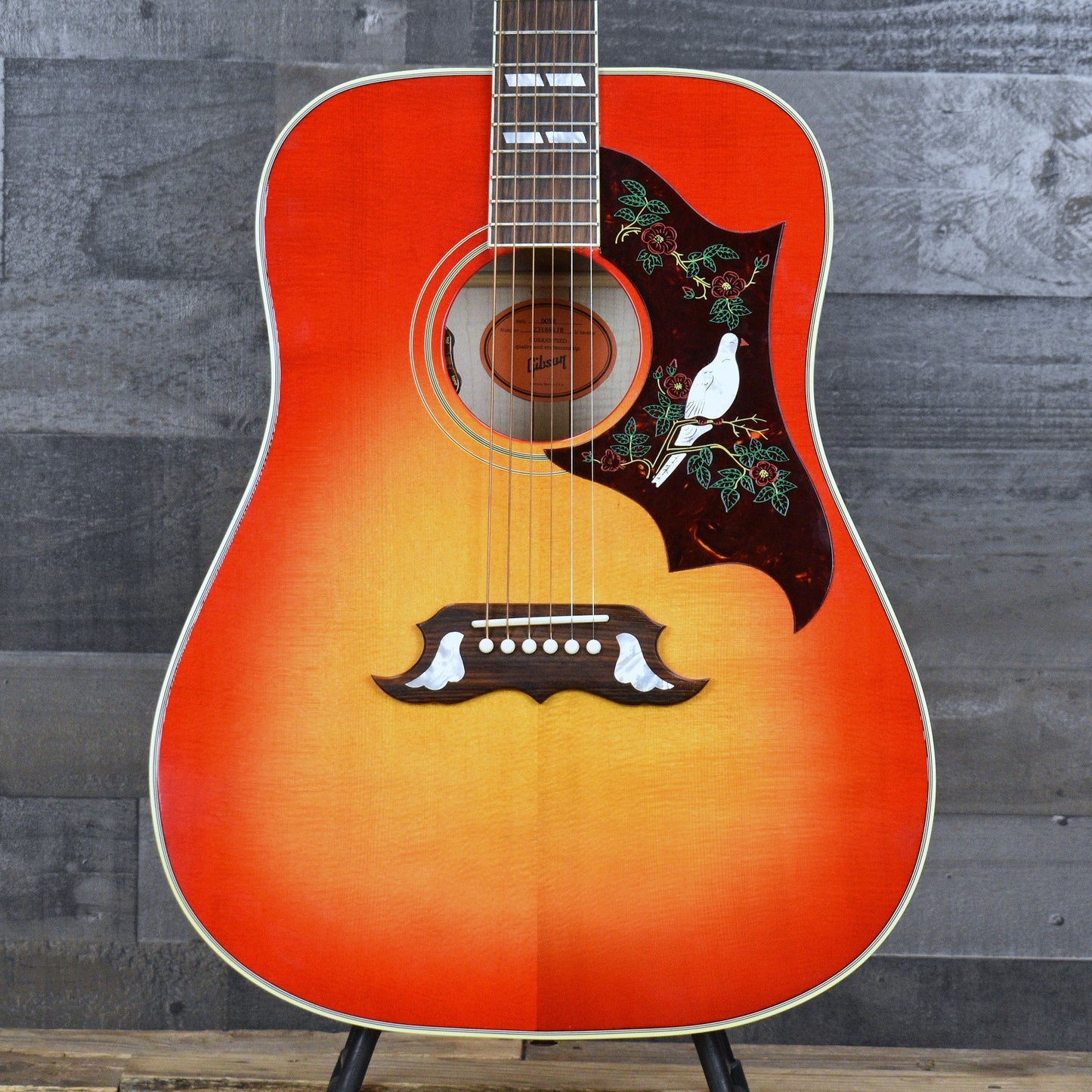 Pre-Owned Gibson Dove Original - Vintage Cherry Sunburst with Hard Shell Case