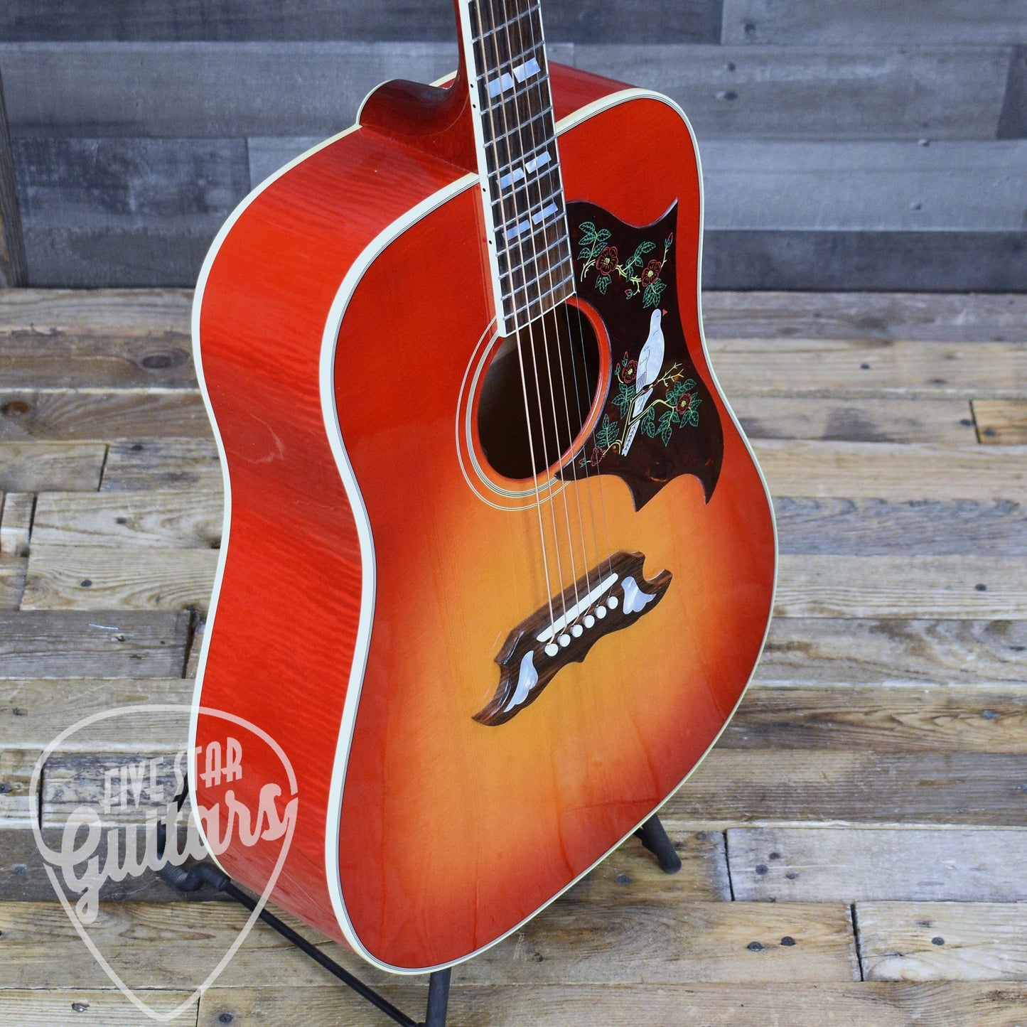 Pre-Owned Gibson Dove Original - Vintage Cherry Sunburst with Hard Shell Case