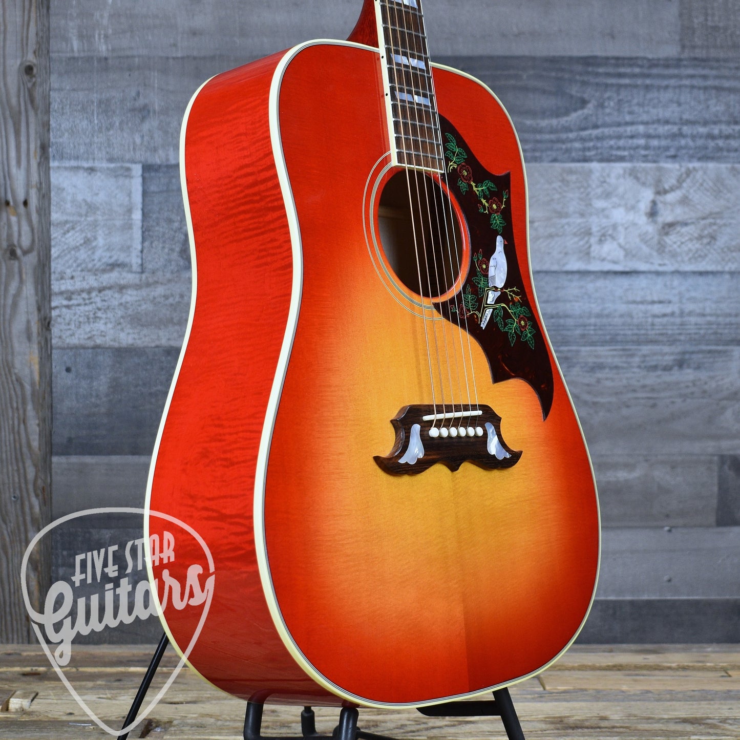Pre-Owned Gibson Dove Original - Vintage Cherry Sunburst with Hard Shell Case
