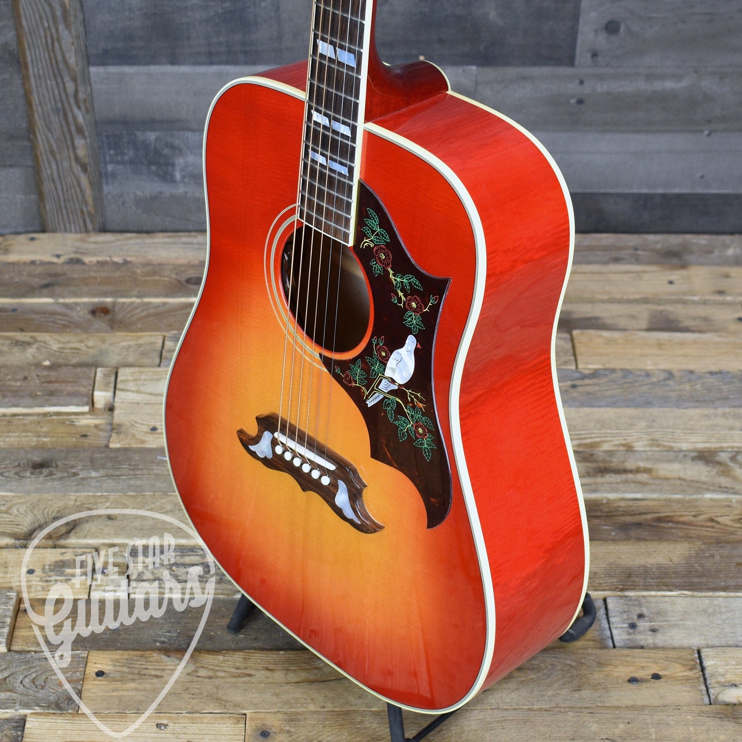 Pre-Owned Gibson Dove Original - Vintage Cherry Sunburst with Hard Shell Case