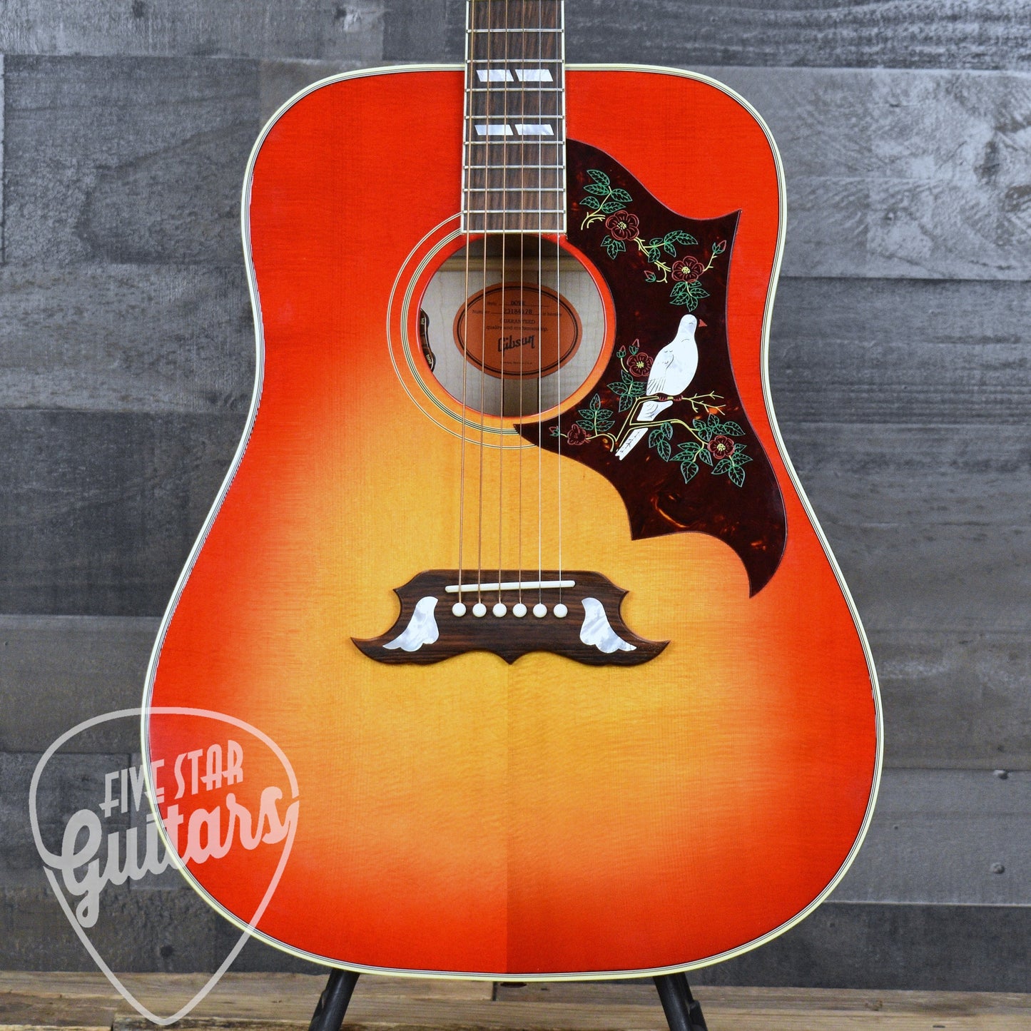 Pre-Owned Gibson Dove Original - Vintage Cherry Sunburst with Hard Shell Case