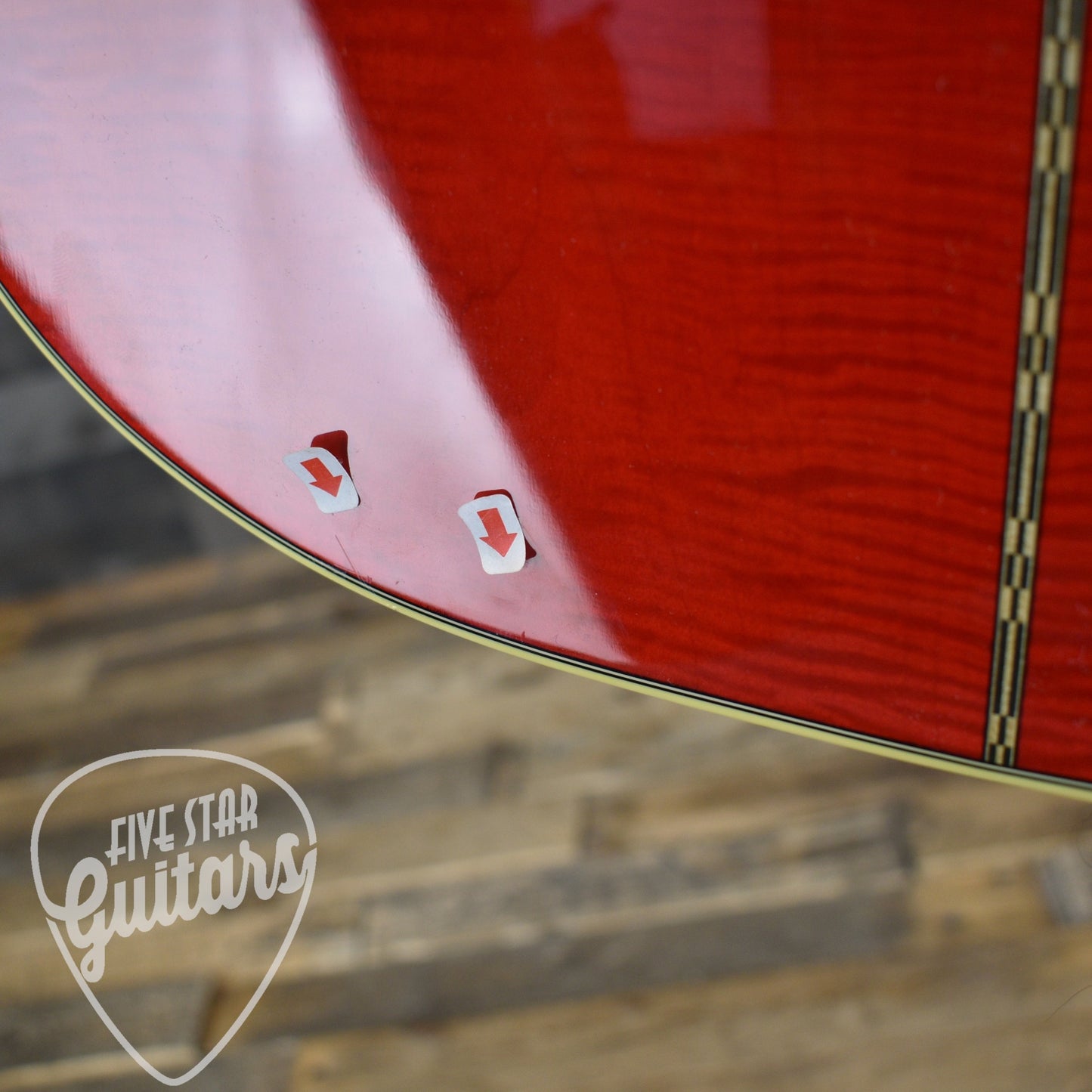 Pre-Owned Gibson Dove Original - Vintage Cherry Sunburst with Hard Shell Case