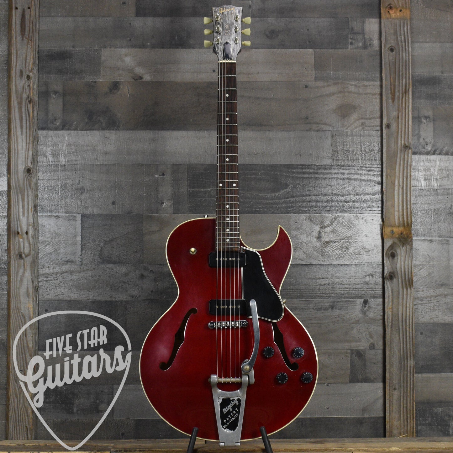 Pre-Owned Gibson ES-135 with Hard Shell Case