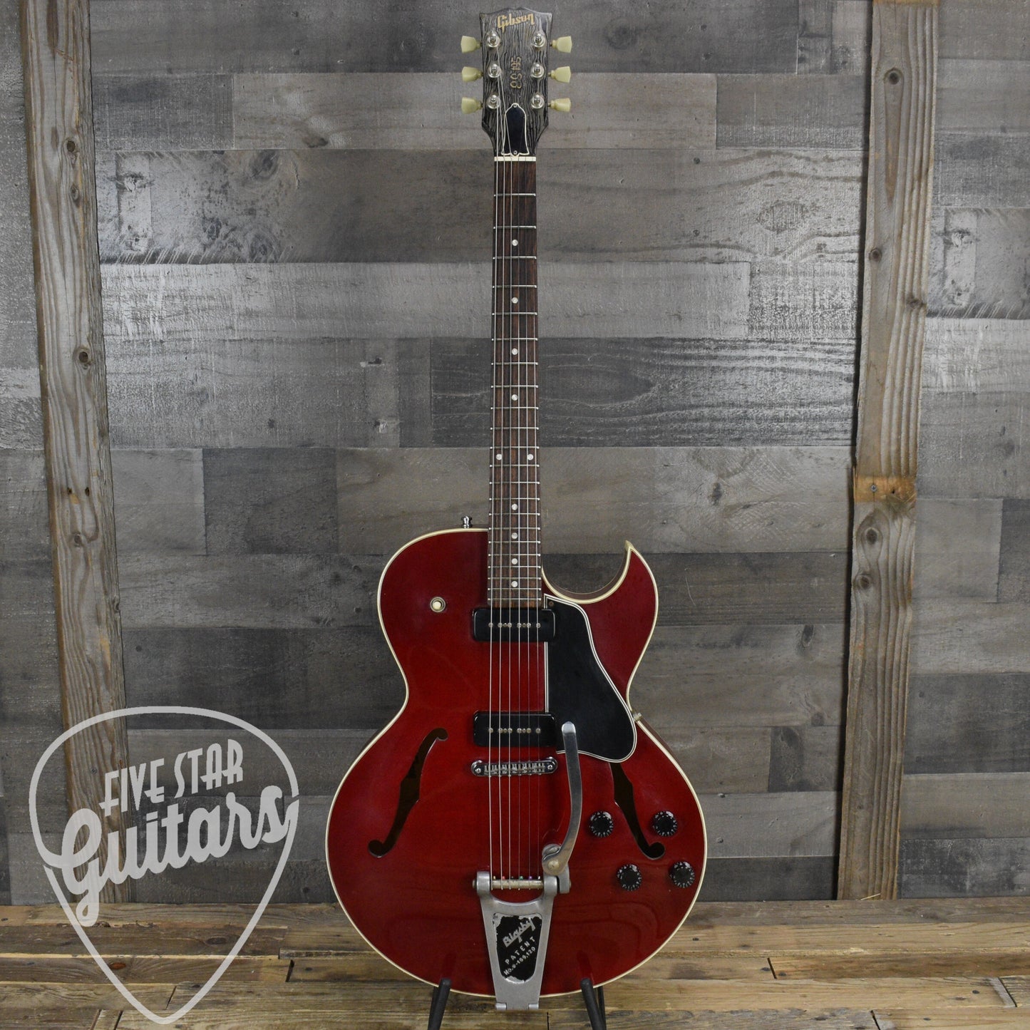 Pre-Owned Gibson ES-135 with Hard Shell Case