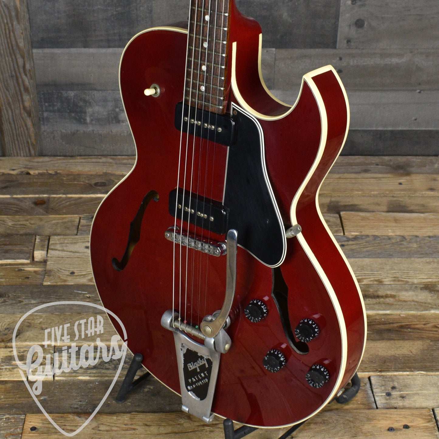 Pre-Owned Gibson ES-135 with Hard Shell Case