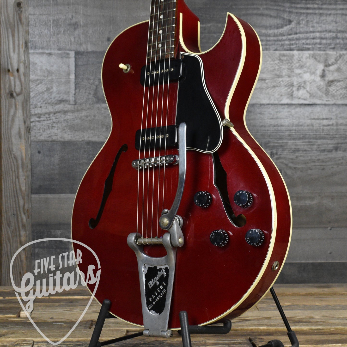 Pre-Owned Gibson ES-135 with Hard Shell Case