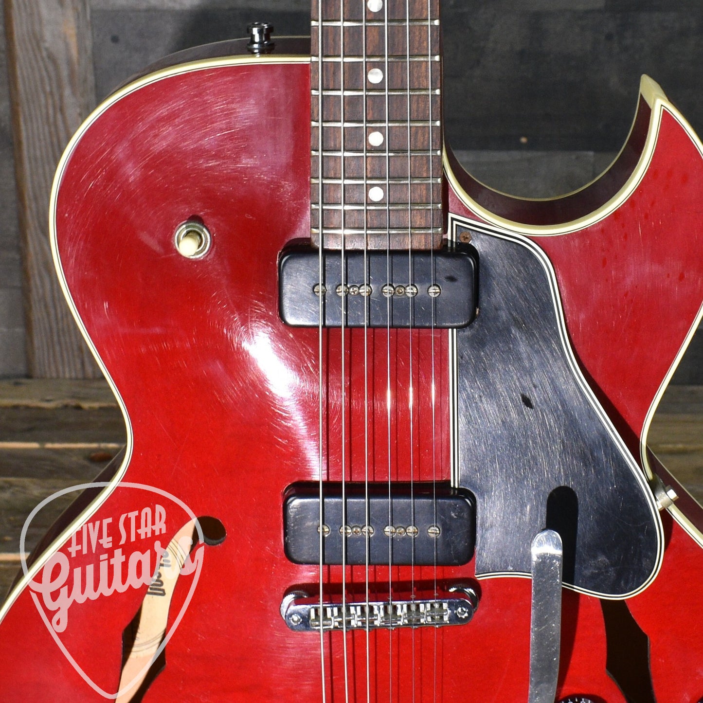 Pre-Owned Gibson ES-135 with Hard Shell Case