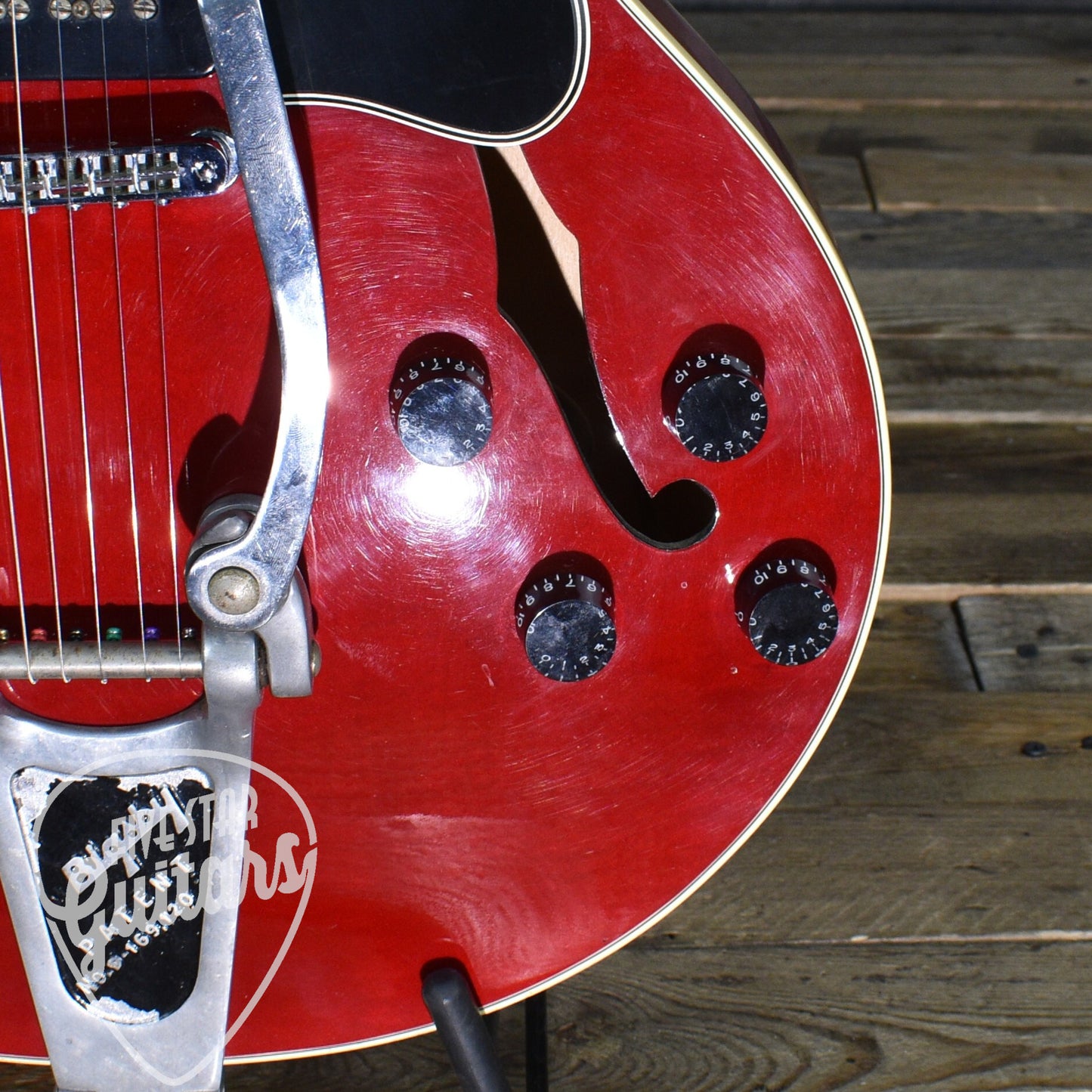 Pre-Owned Gibson ES-135 with Hard Shell Case