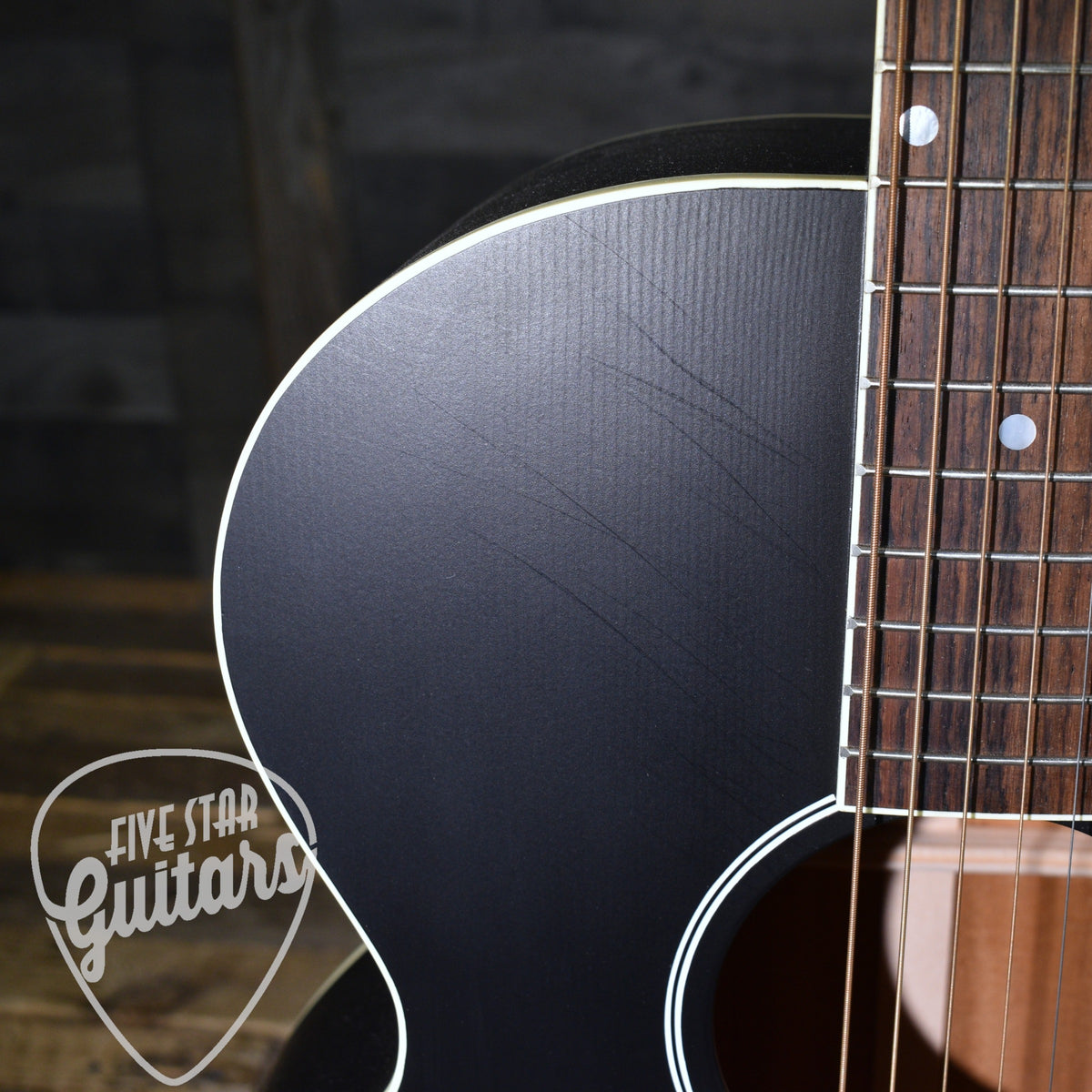 Pre-Owned Gibson J-185 Century 12-Fret - Ebony with Hardshell Case