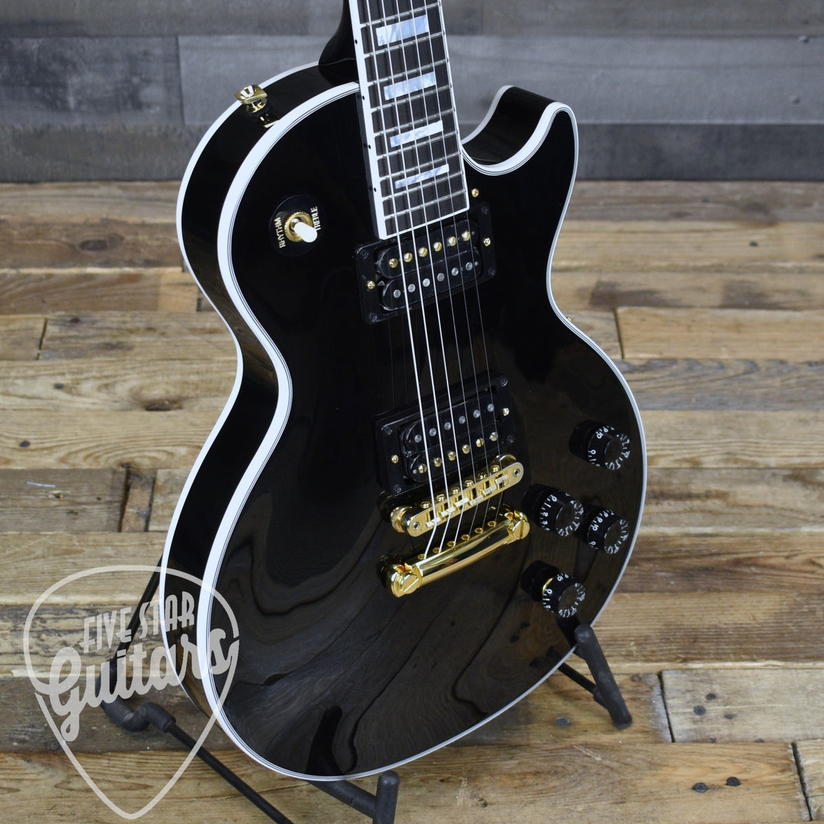 Pre-Owned Gibson Les Paul Custom 70s - Ebony with Hardshell Case