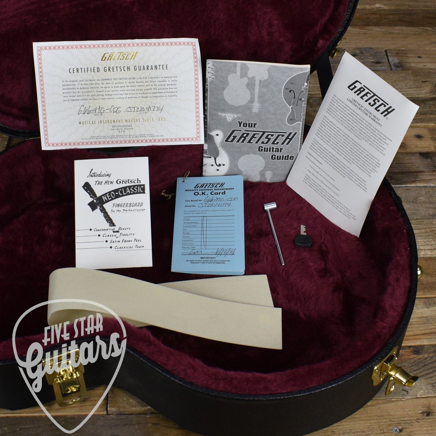 Pre-Owned Gretsch G6609TGDC-CDG with Hardshell Case