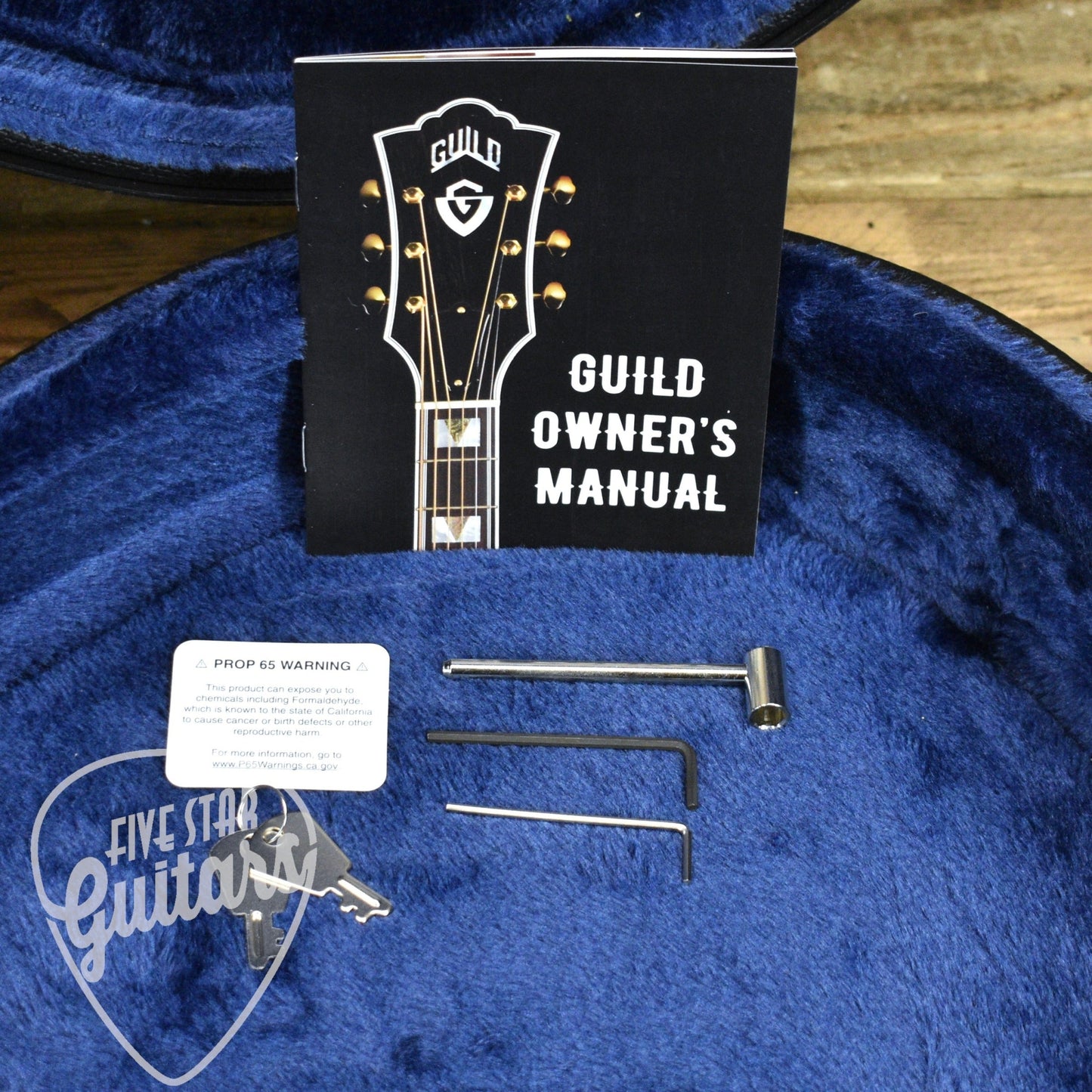 Pre-Owned Guild Starfire Bass II - Natural with Hardshell Case