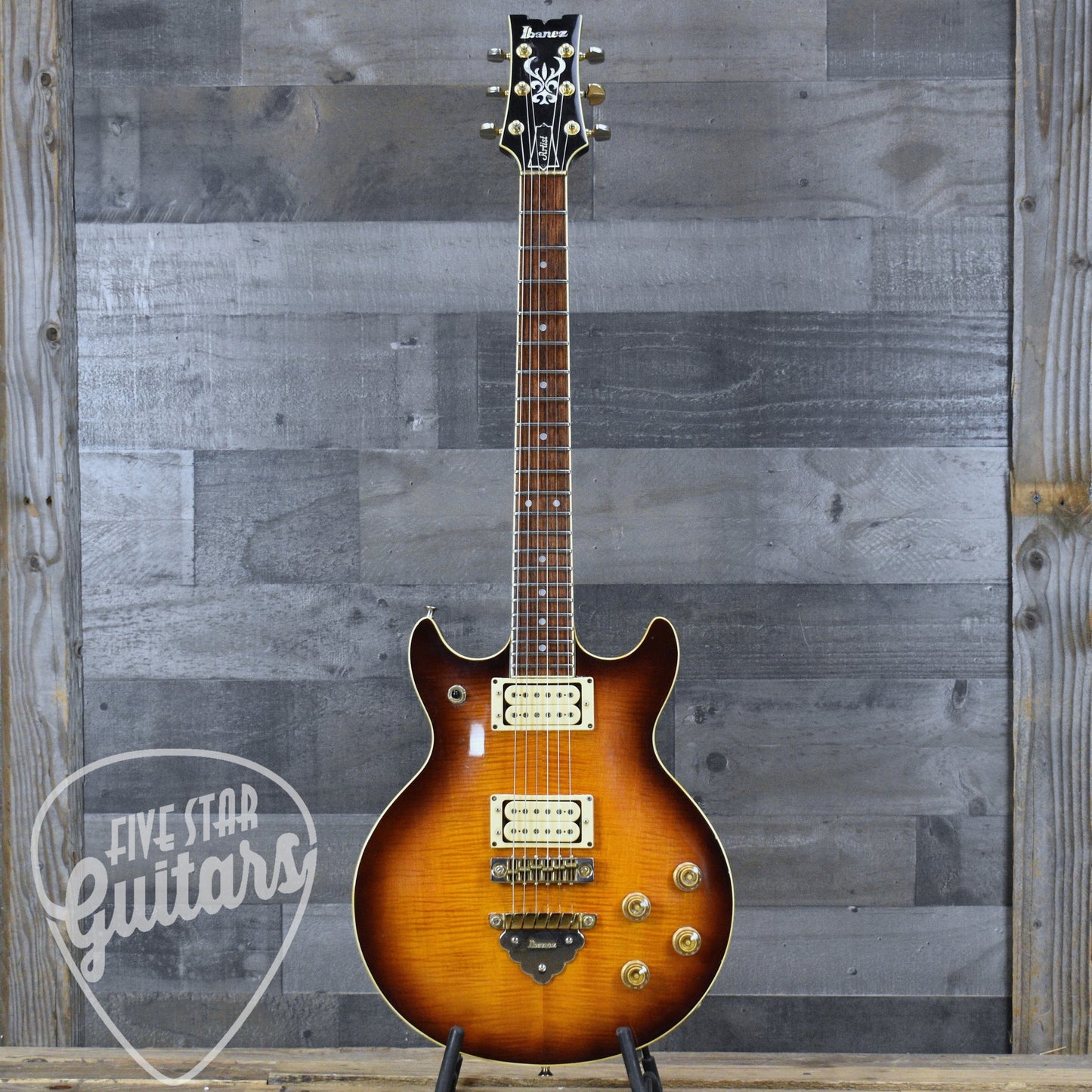Pre-Owned Ibanez AR100 - Sunburst with Hardshell Case