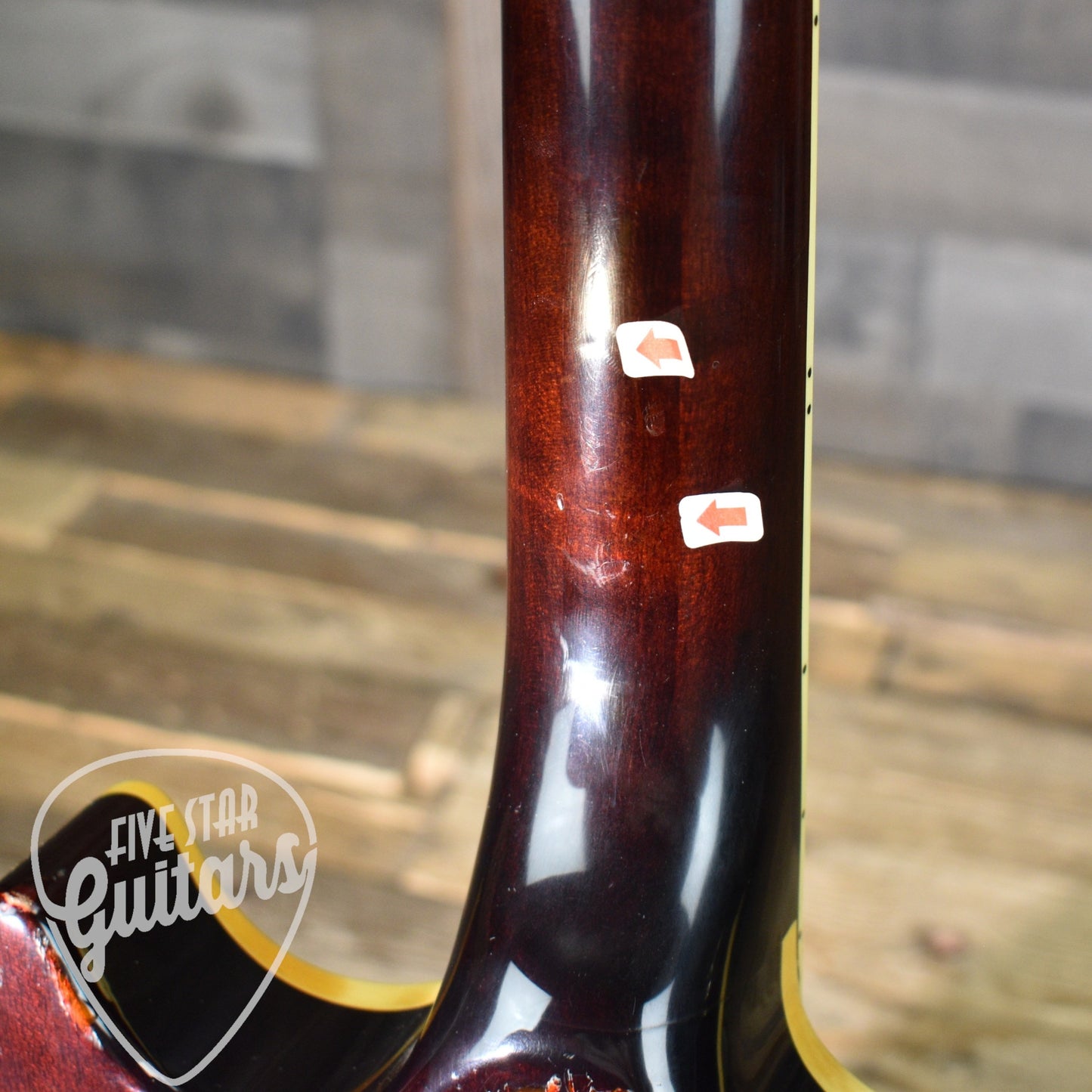 Pre-Owned Ibanez AR100 - Sunburst with Hardshell Case