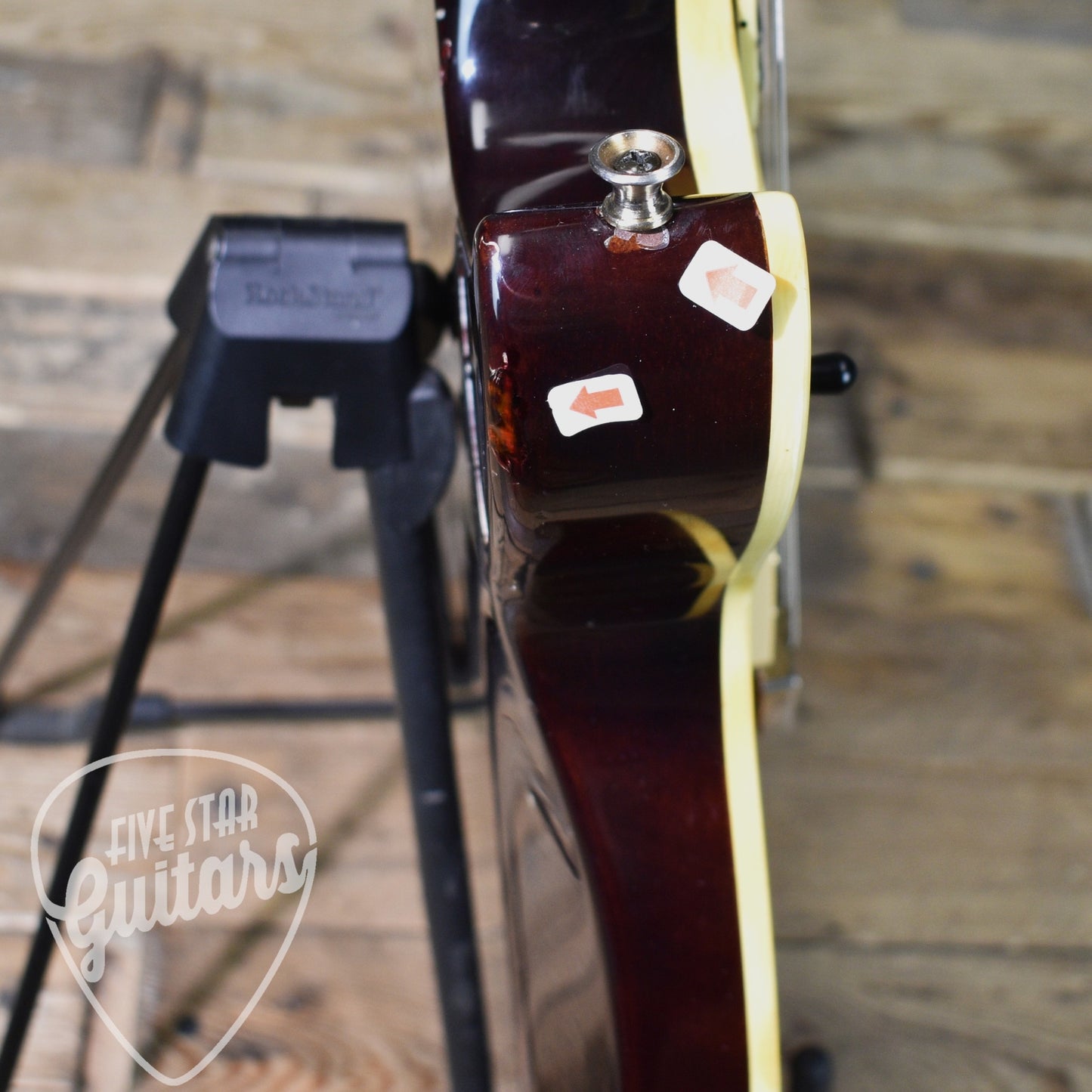 Pre-Owned Ibanez AR100 - Sunburst with Hardshell Case