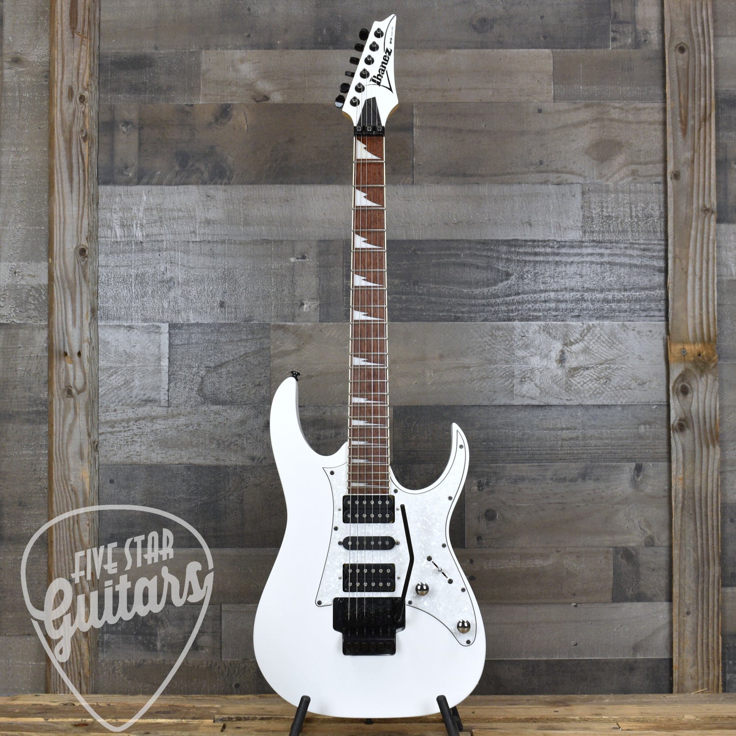 Pre-Owned Ibanez RG450DXB - White with Gig Bag