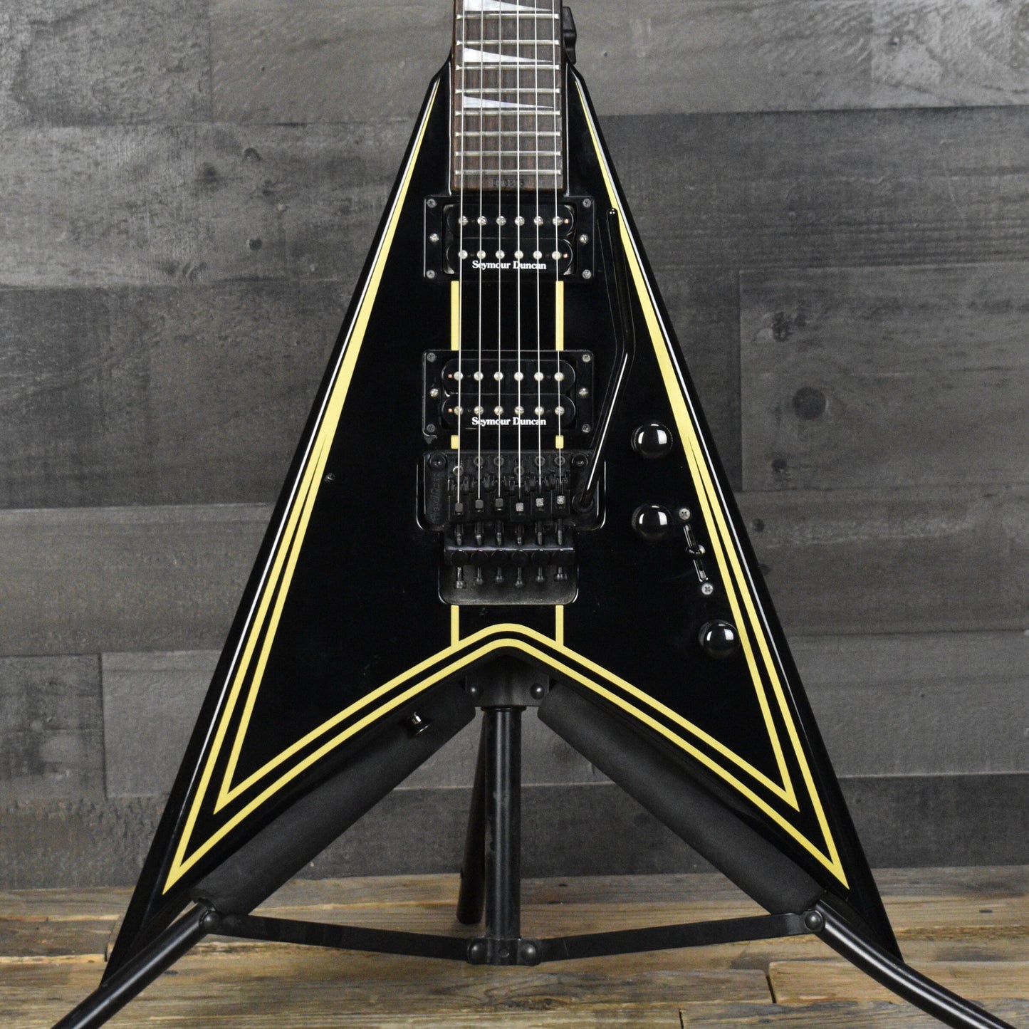 Pre-Owned Jackson King V KV5FR with Molded V Hard Shell Case