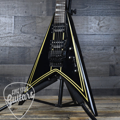 Pre-Owned Jackson King V KV5FR with Molded V Hard Shell Case