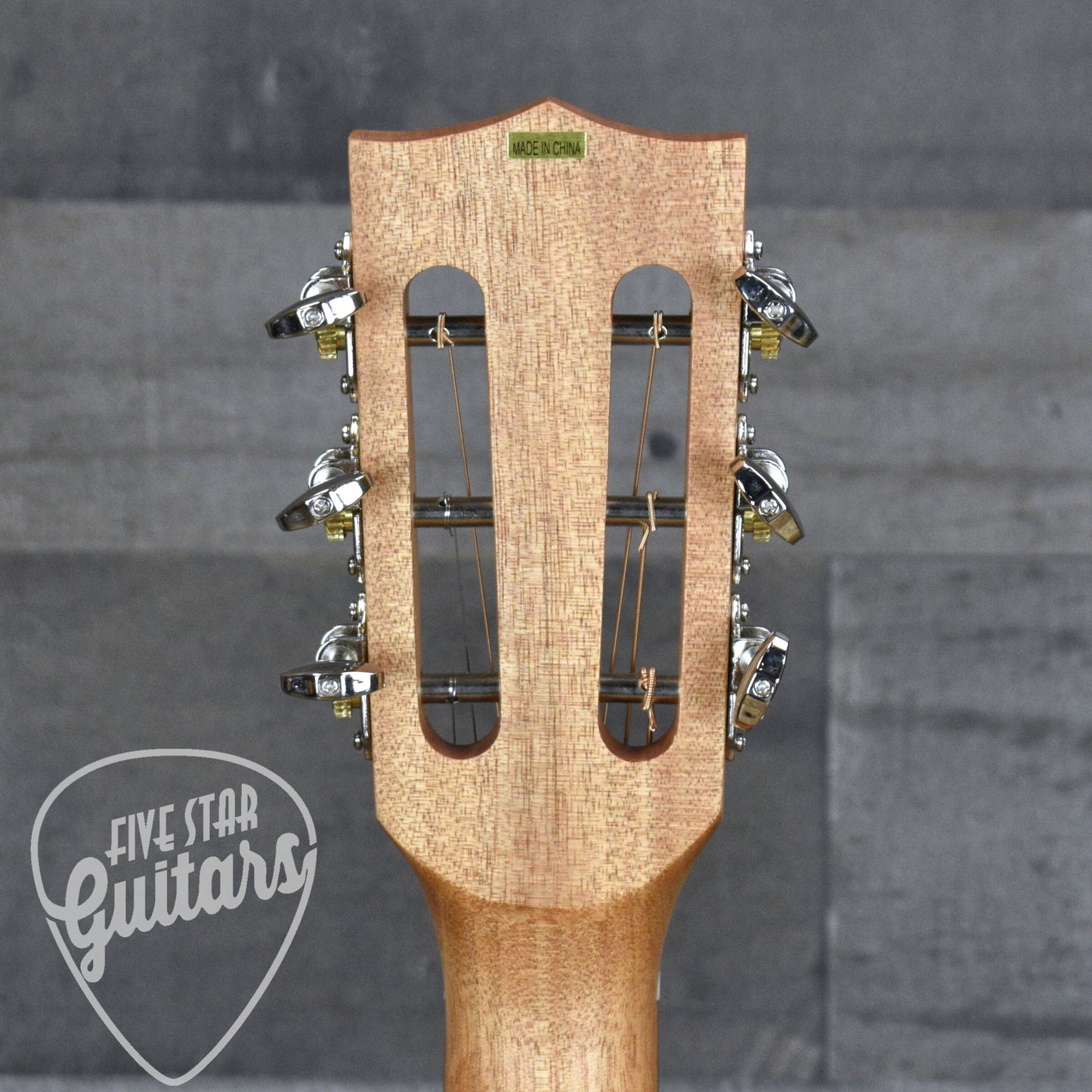 Pre-Owned Kala Parlor Guitar