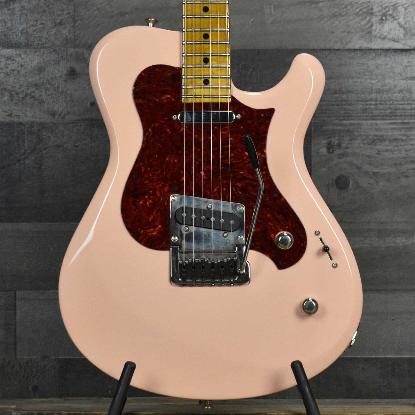 Pre-Owned Knaggs Choptank "T" Trem - Shell Pink with Hard Shell Case