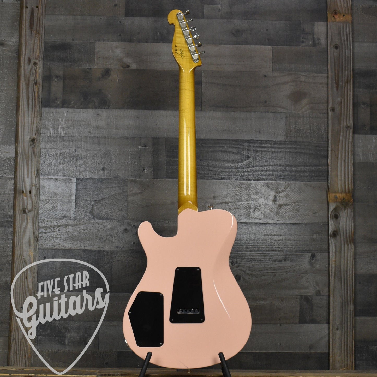 Pre-Owned Knaggs Choptank "T" Trem - Shell Pink with Hard Shell Case