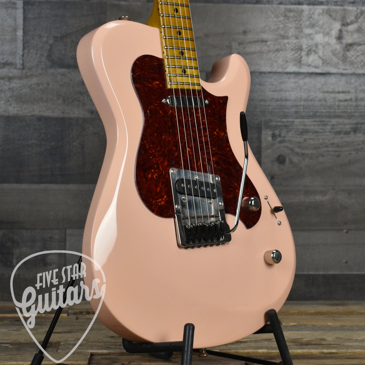 Pre-Owned Knaggs Choptank "T" Trem - Shell Pink with Hard Shell Case