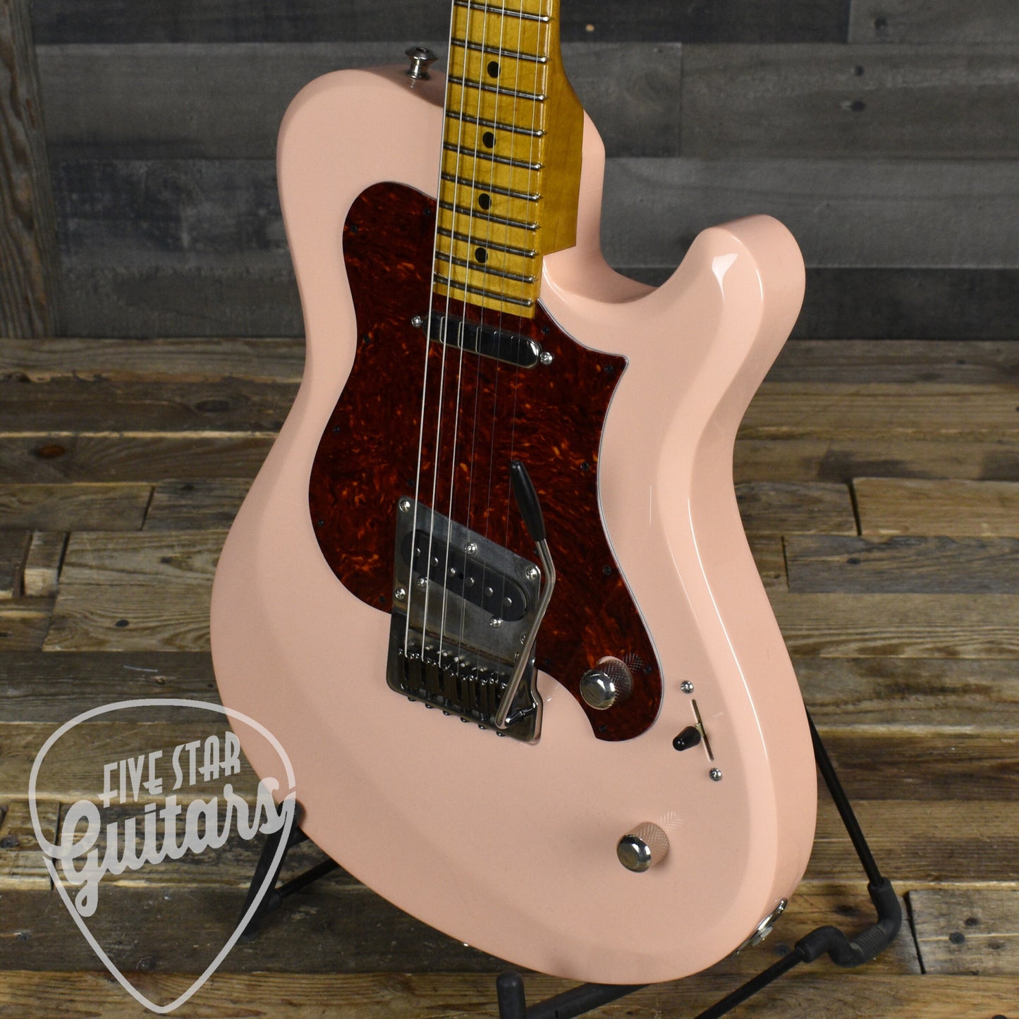 Pre-Owned Knaggs Choptank "T" Trem - Shell Pink with Hard Shell Case