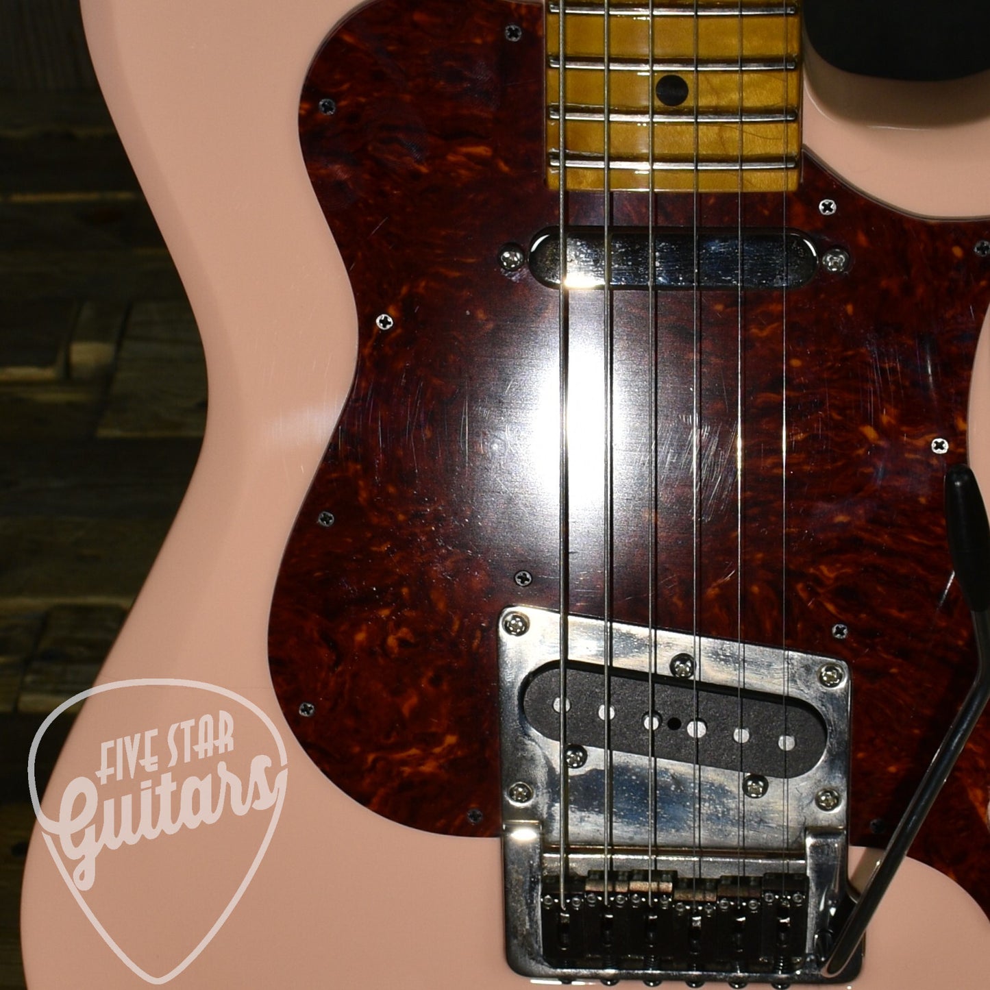 Pre-Owned Knaggs Choptank "T" Trem - Shell Pink with Hard Shell Case