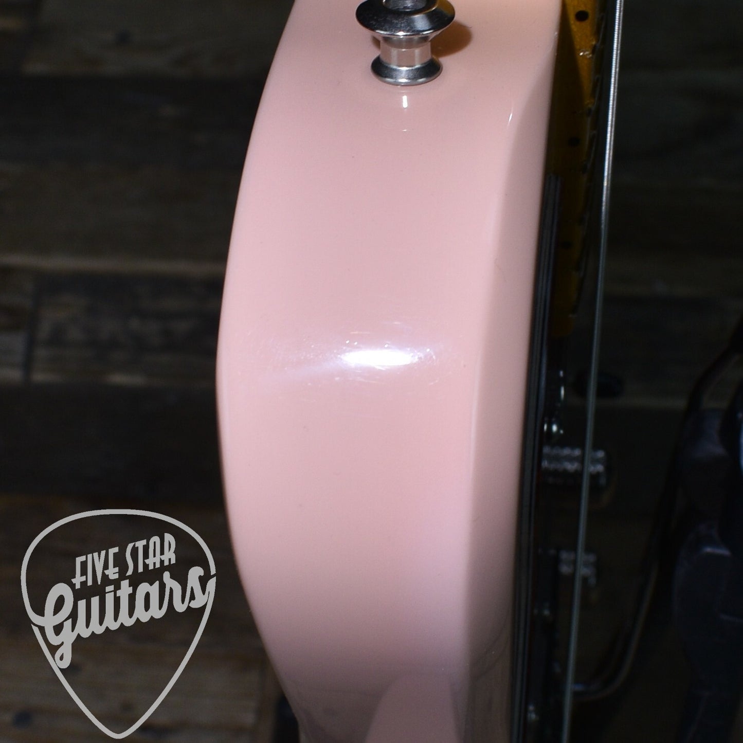 Pre-Owned Knaggs Choptank "T" Trem - Shell Pink with Hard Shell Case